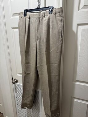 Men's Pleated Dress Pants in Light Khaki